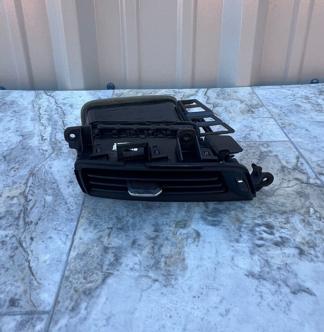 2015-18 Chevrolet Silverado 1500 Right Dash Outer Air Vent OEM