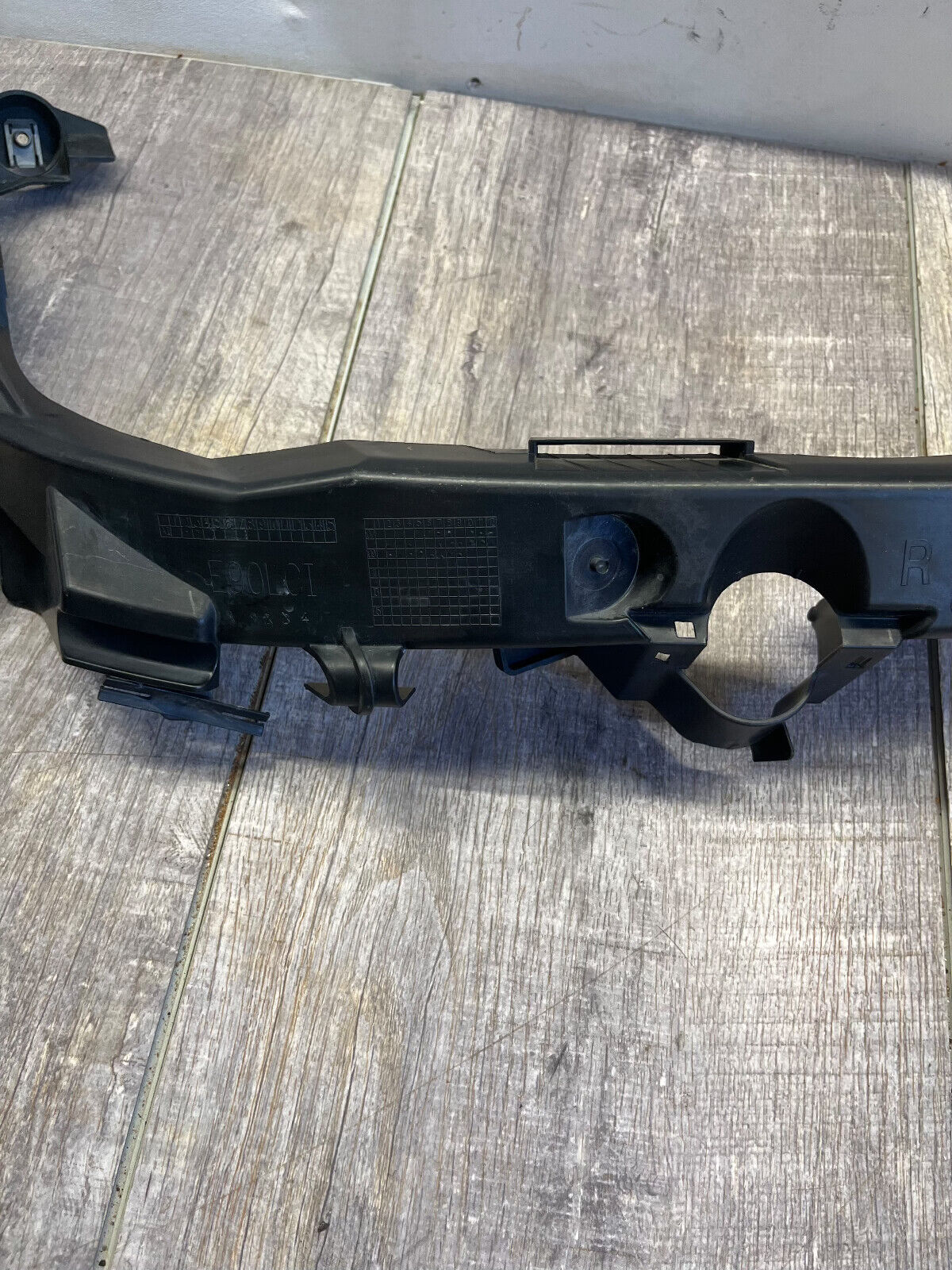 2009-12 BMW E90 328i 335i Right Headlight Carrier Support Mount Bracket OEM