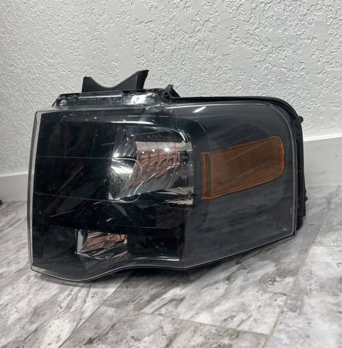 2007-14 Ford Expedition Left Driver Headlight Halogen OEM