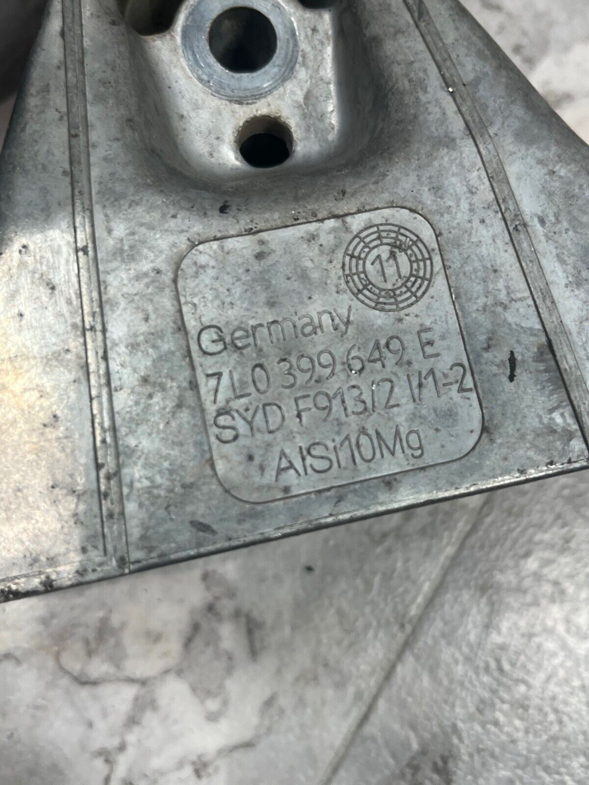 2007-15 Audi Q7 Transmission Transfer Mount Bracket