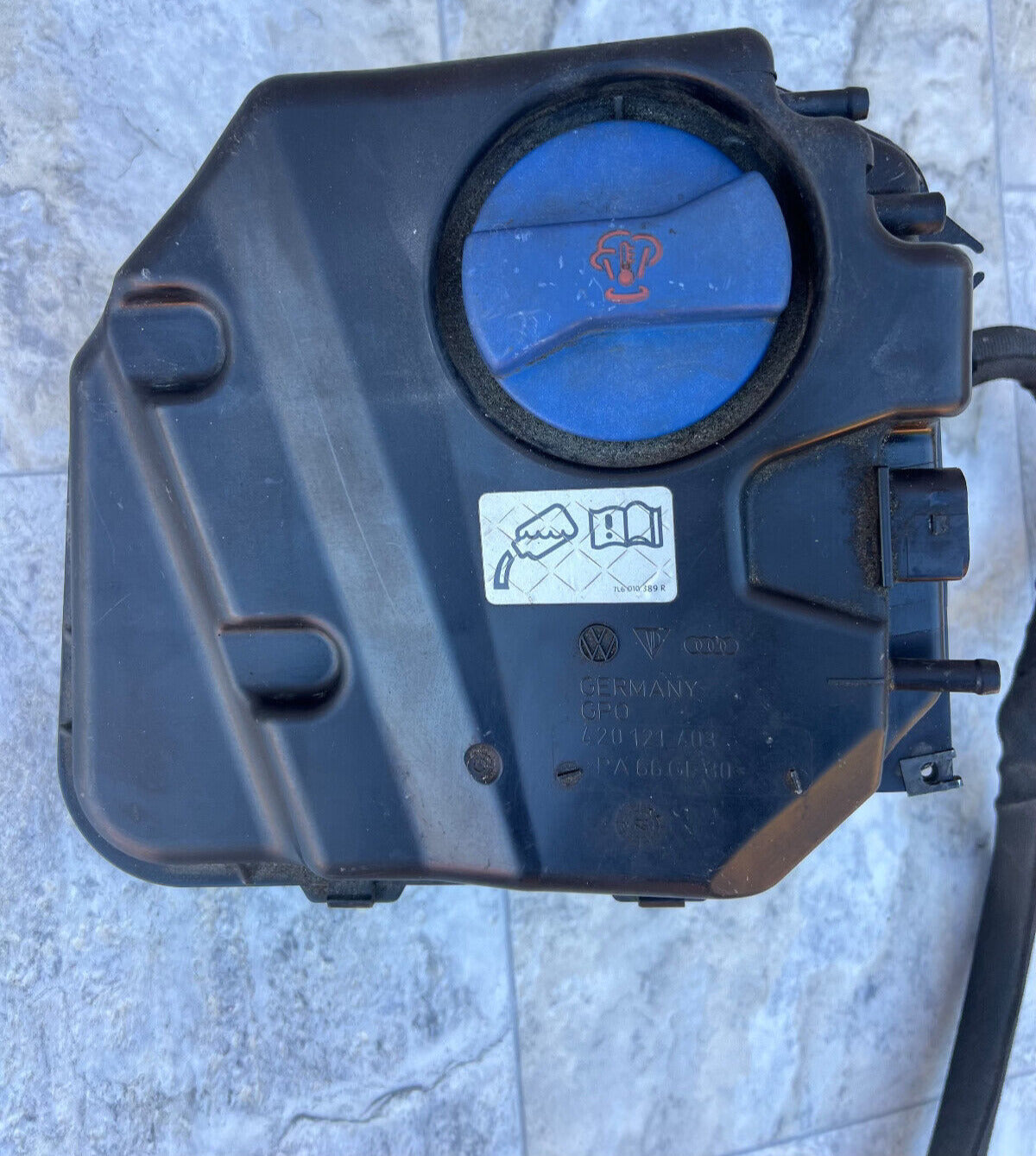 2011-15 Audi Q7 Engine Radiator Coolant Expansion Tank Reservoir OEM