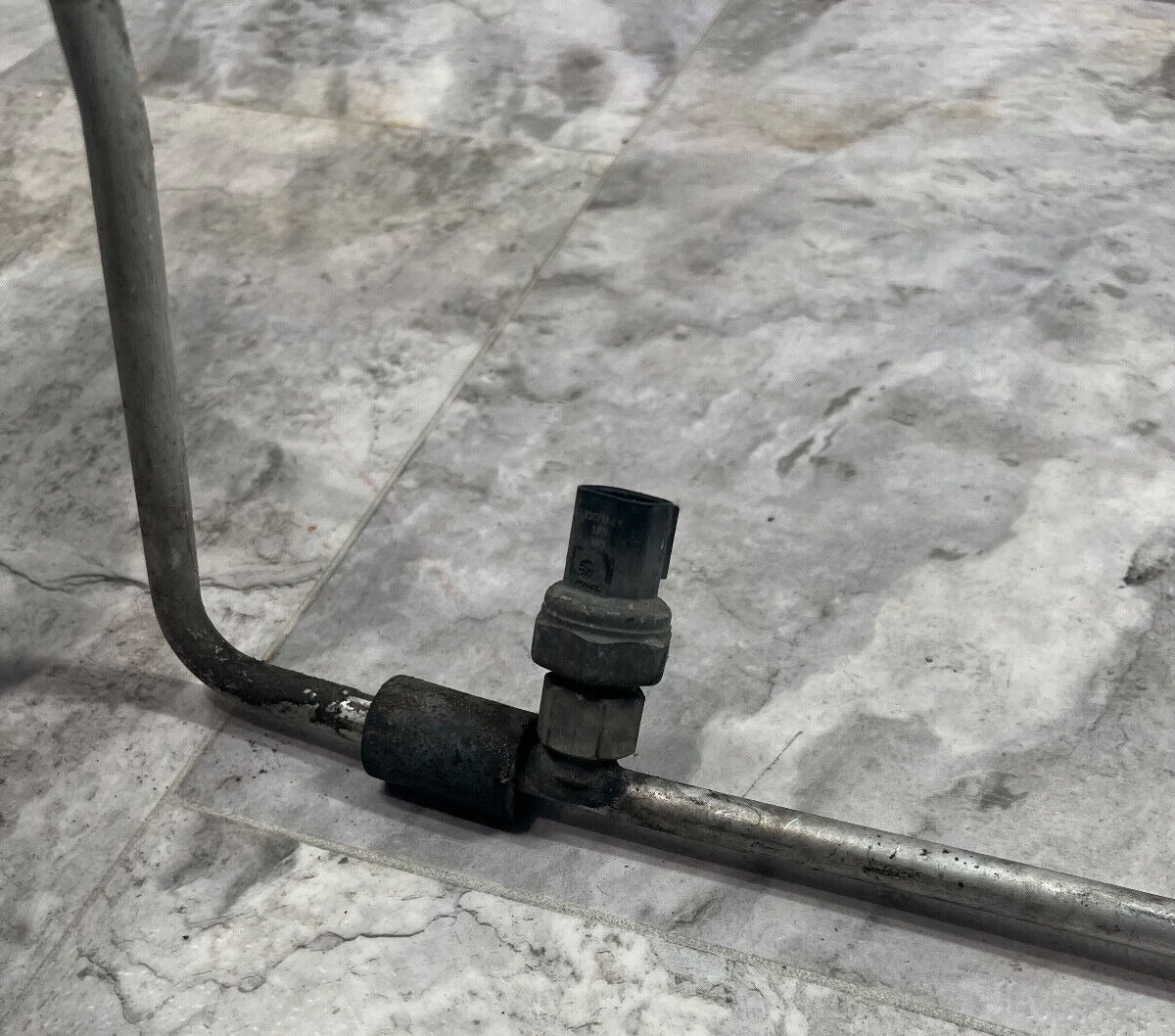 2007-13 BMW E90 328i AC Air Condition Evaporator Pressure Hose OEM