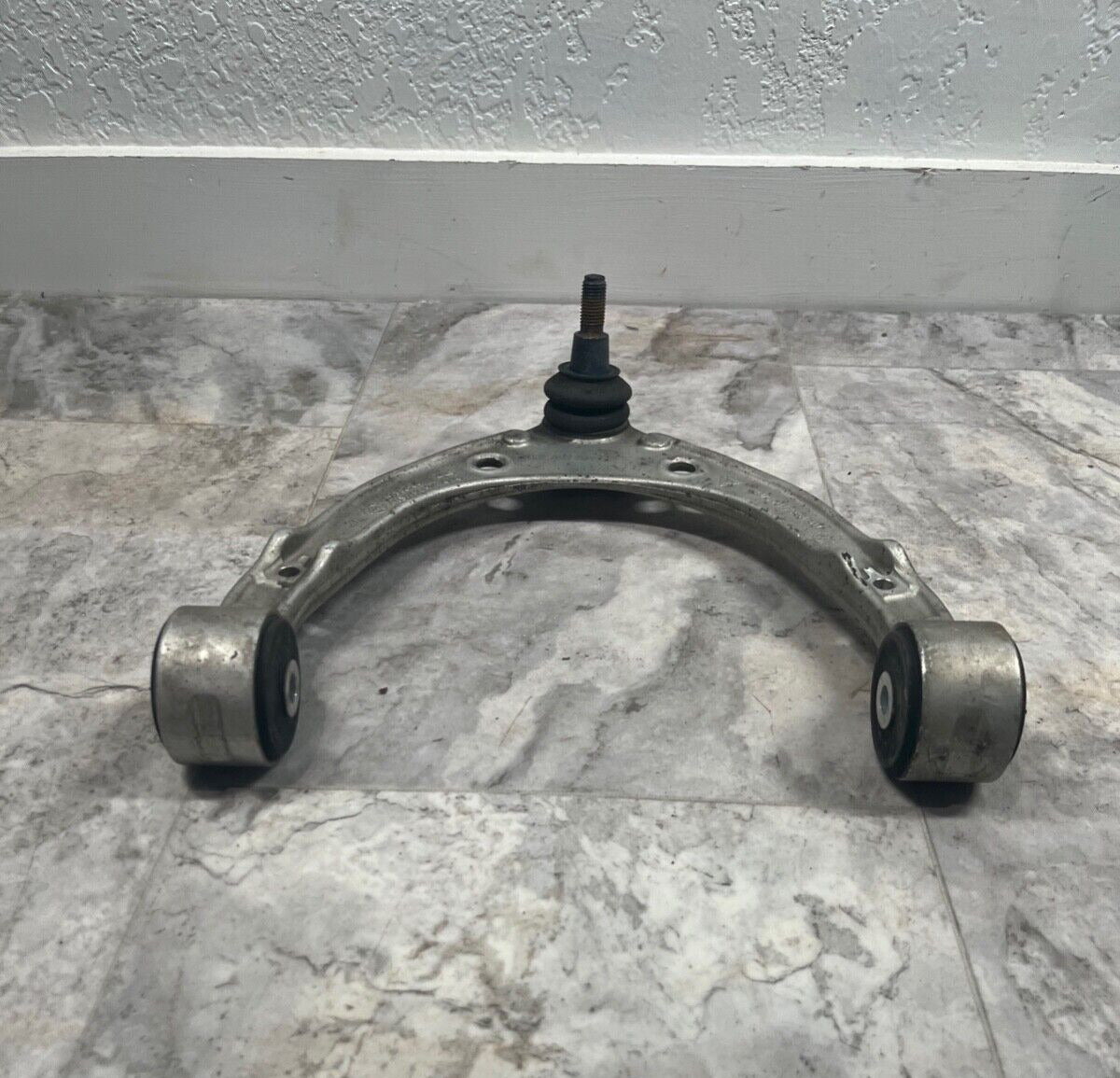 2007-15 Audi Q7 Front Left or Right Upper Arm OEM