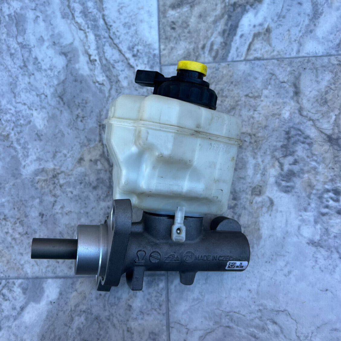 2007-15 Audi Q7 Master Brake Cylinder Assembly OEM