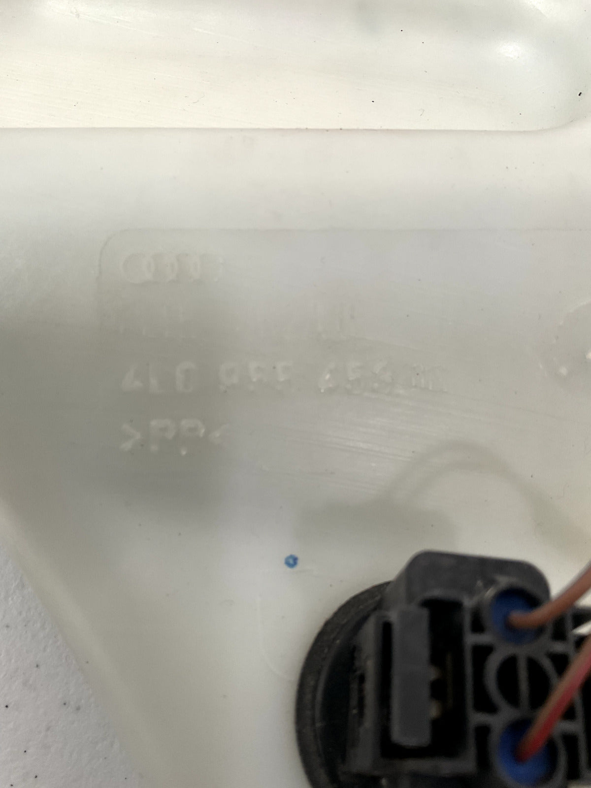 2007-15 Audi Q7 Windshield Washer Bottle Fluid Reservoir W/ Motor OEM