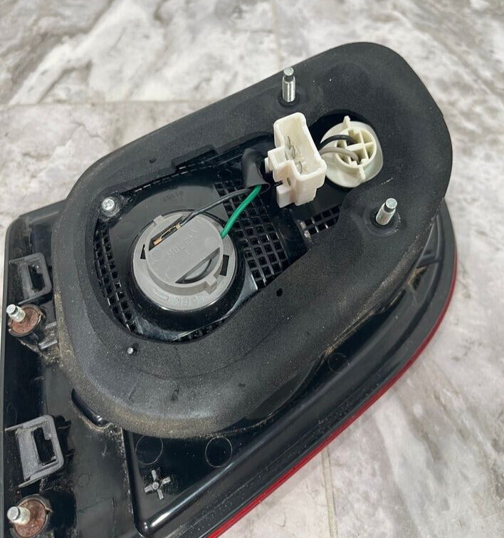 2010-12 Hyundai Santa Fe Rear Left Driver Side Taillight OEM