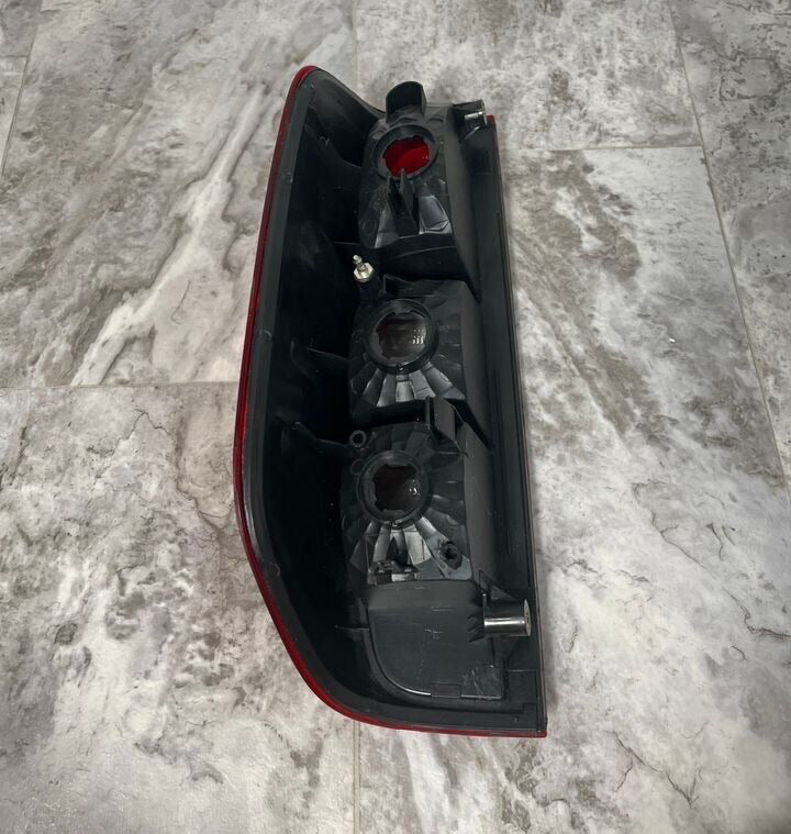 2005-13 Nissan Navara Rear Drivers Side Tail Light Lamp
