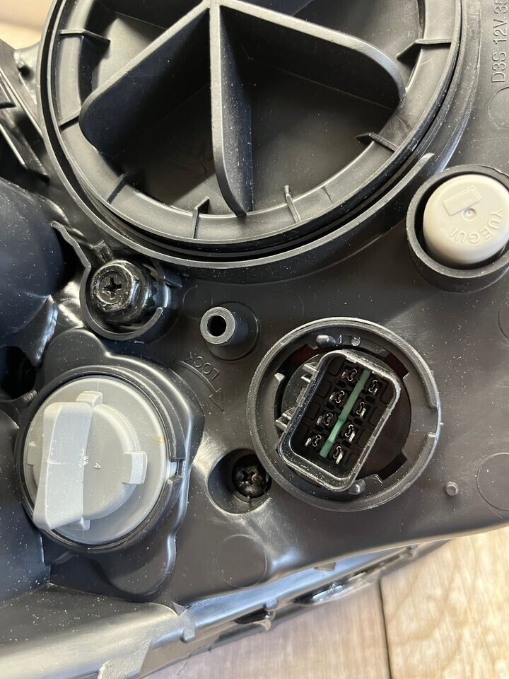 2013-18 Hyundai Santa Fe Left Driver Side Headlight Halogen