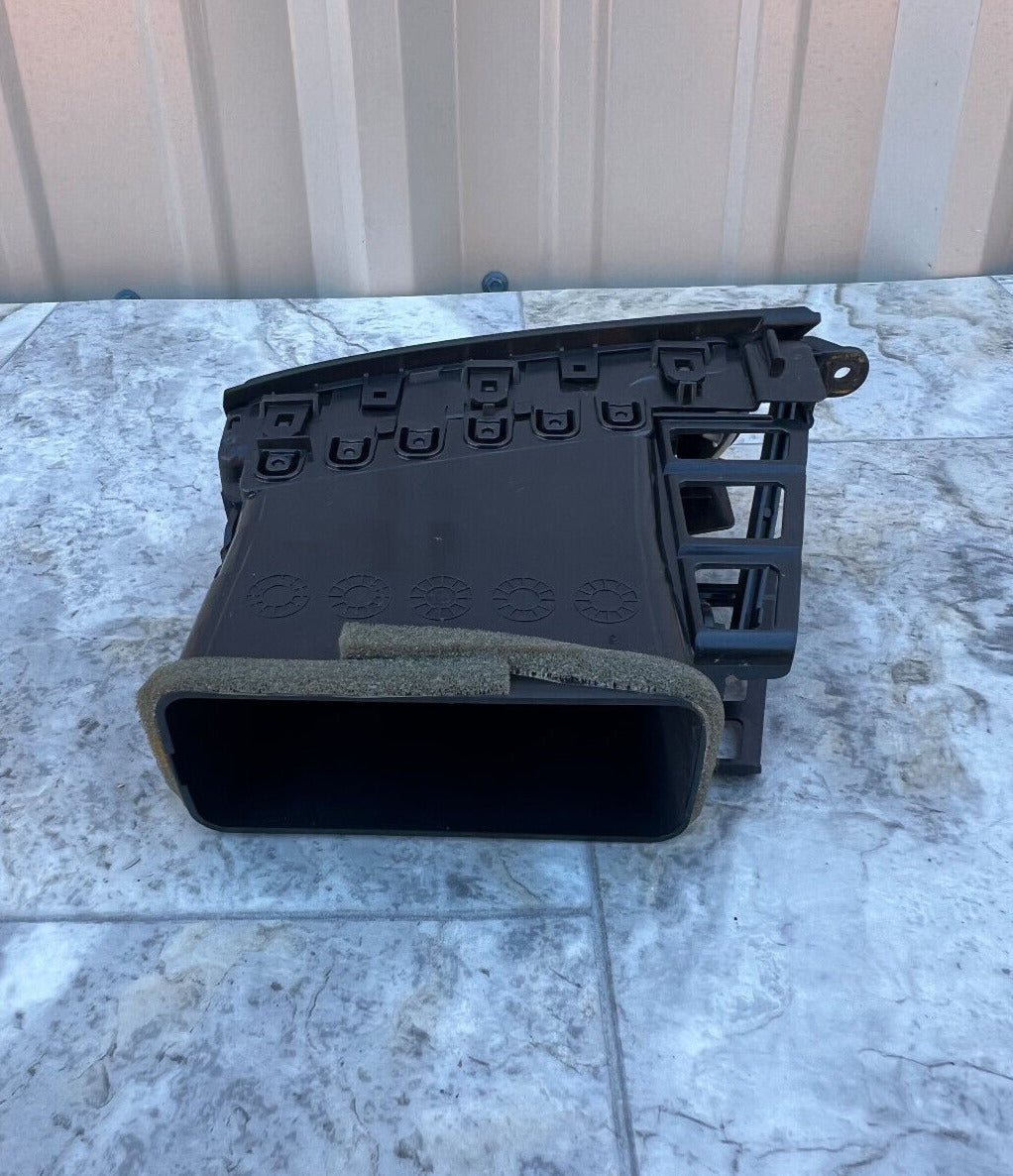2015-18 Chevrolet Silverado 1500 Right Dash Outer Air Vent OEM