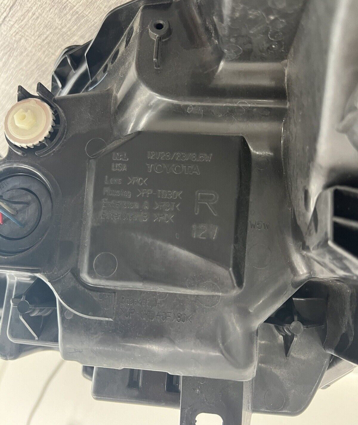 2018-20 Toyota Camry Right Passenger Led Headlight OEM