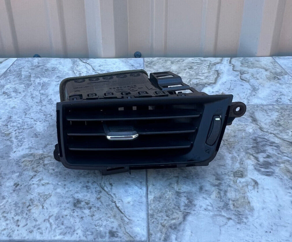 2015-18 Chevrolet Silverado 1500 Left Dash Outer Air Vent OEM