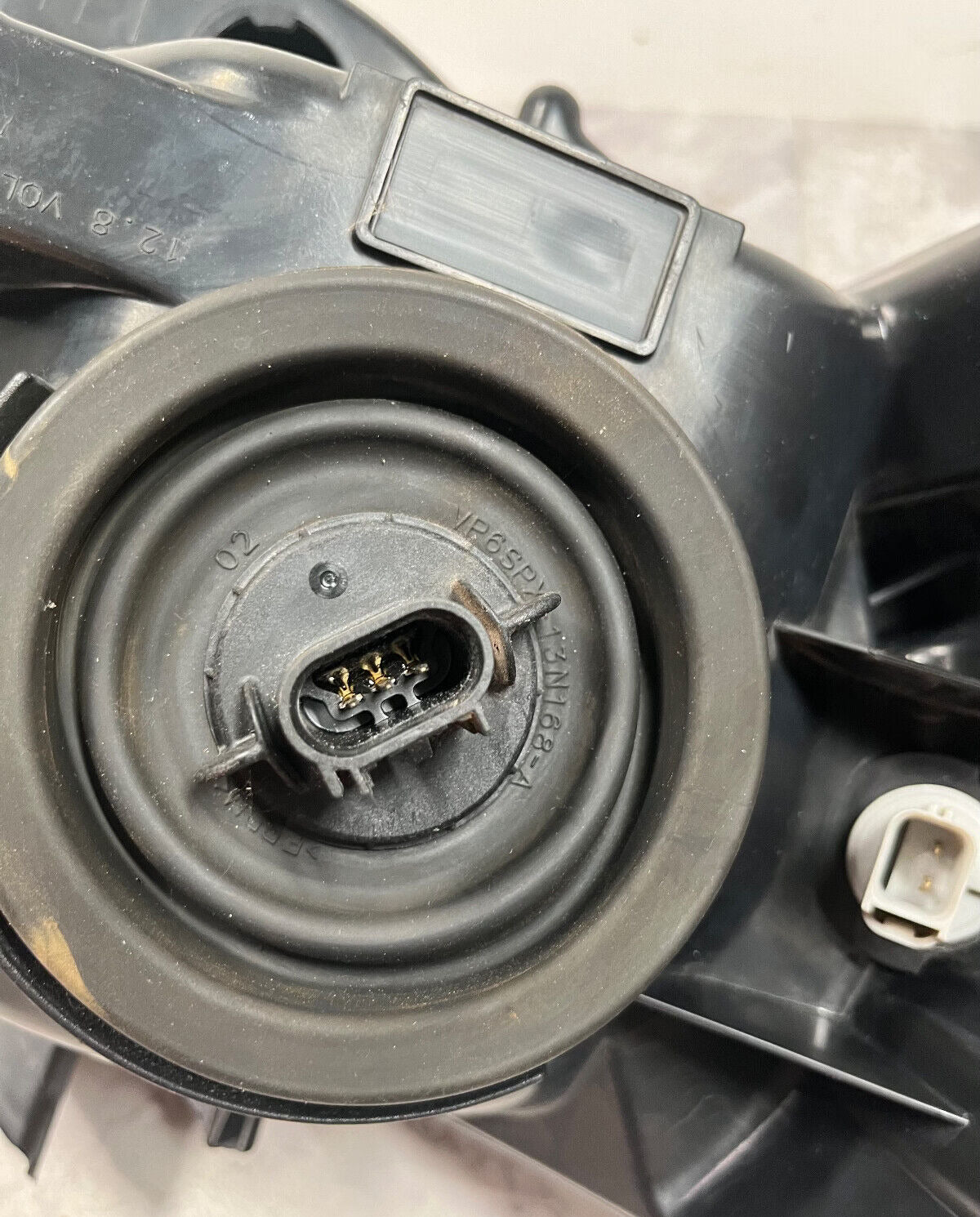 2007-14 Ford Expedition Left Driver Headlight Halogen OEM