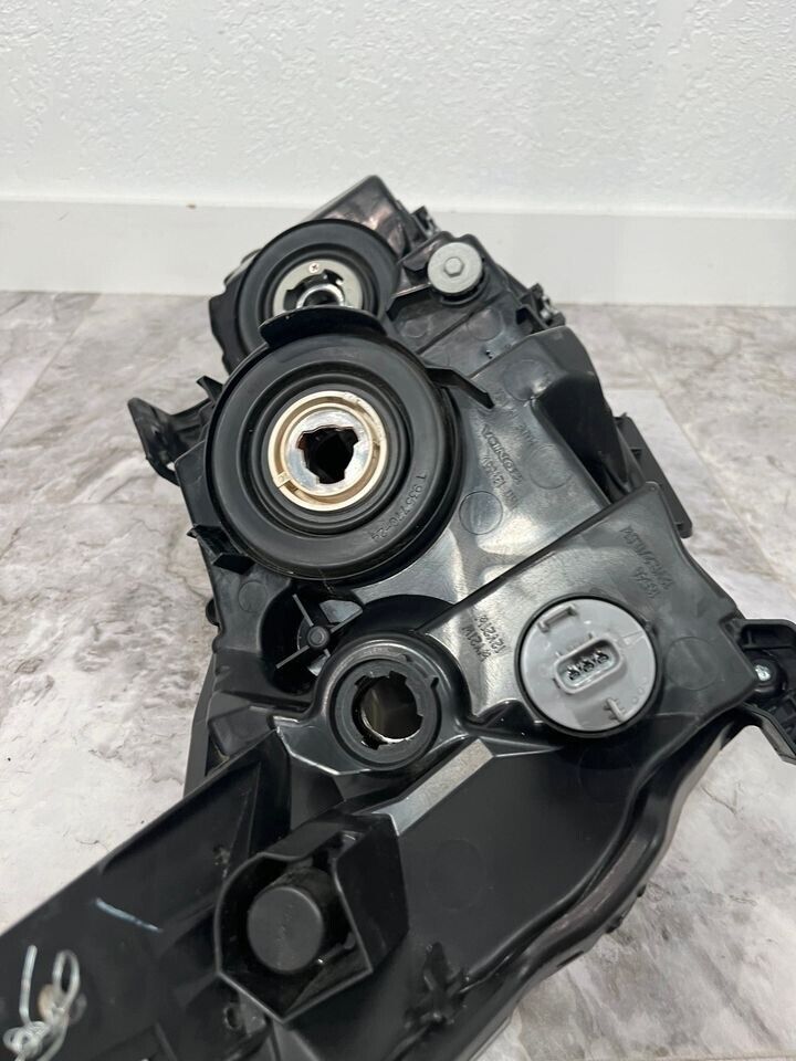 2016-20 Honda Civic Left Driver Side Headlight Halogen OEM
