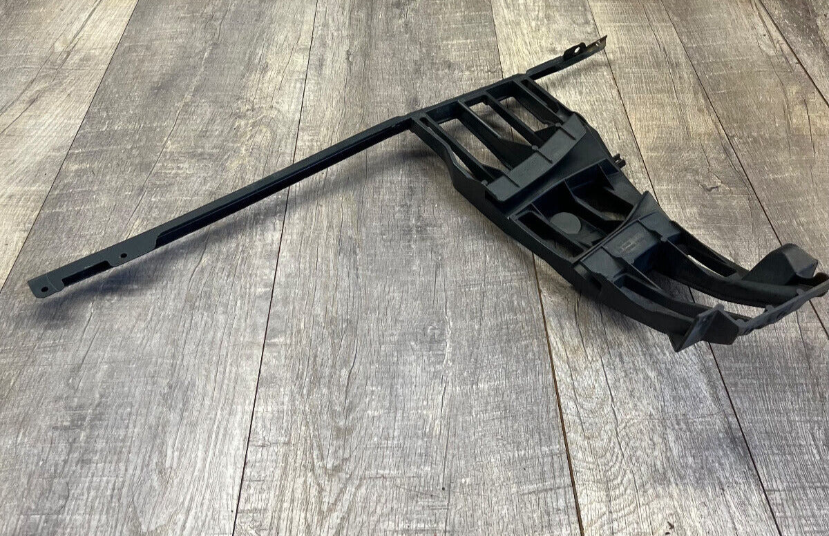 2007-09 Mercedes W221 S-Class Rear Left Bumper Cover Guide Mount Bracket
