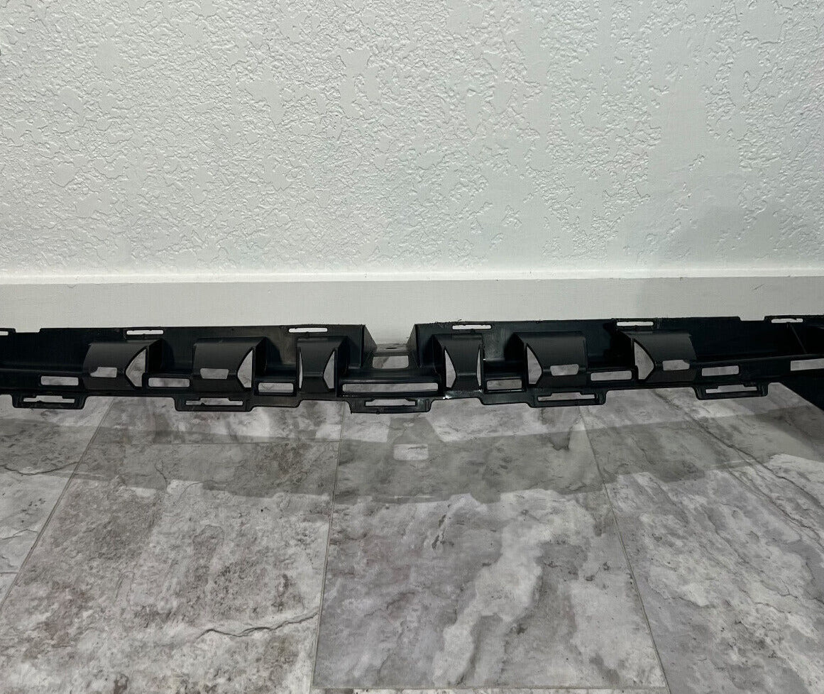 2012-14 Mercedes W218 CLS550 Rear Bumper Center Bracket OEM