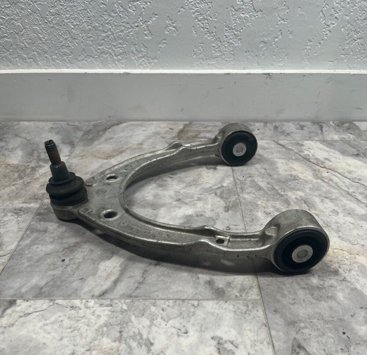 2007-15 Audi Q7 Front Left or Right Upper Arm OEM