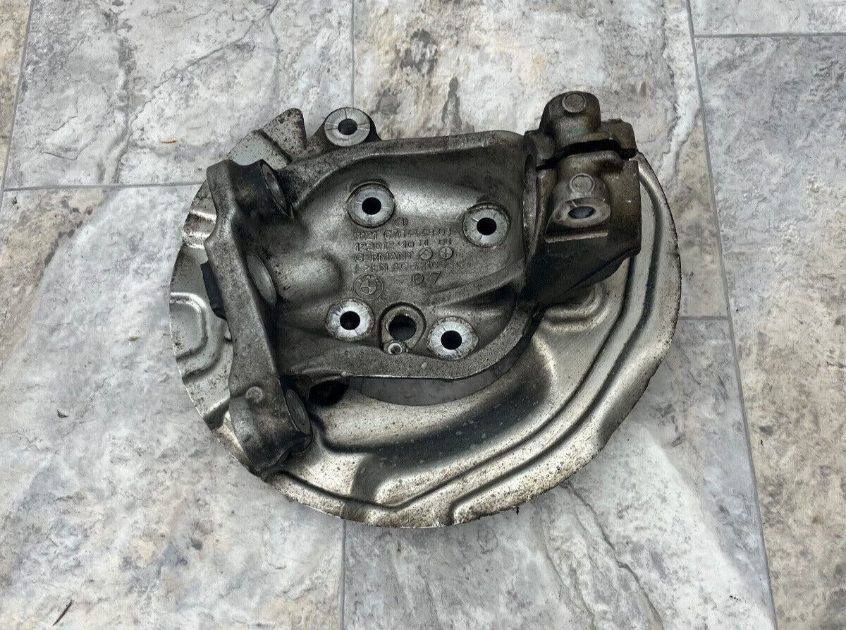 2006-11 BMW 328i Front Left Driver Side Spindle Knuckle Hub OEM