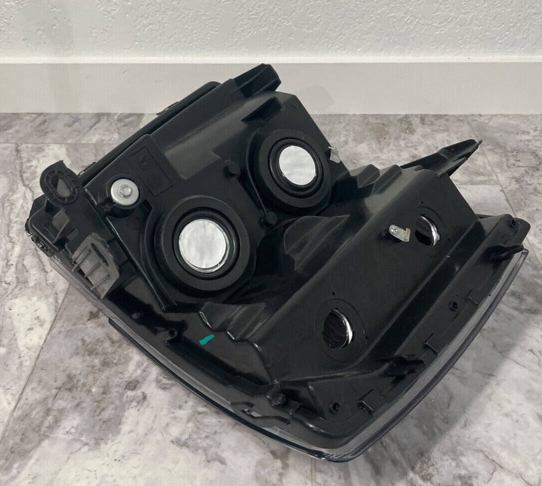 2007-13 Chevrolet Silverado 1500 Front Left Side Black Headlight