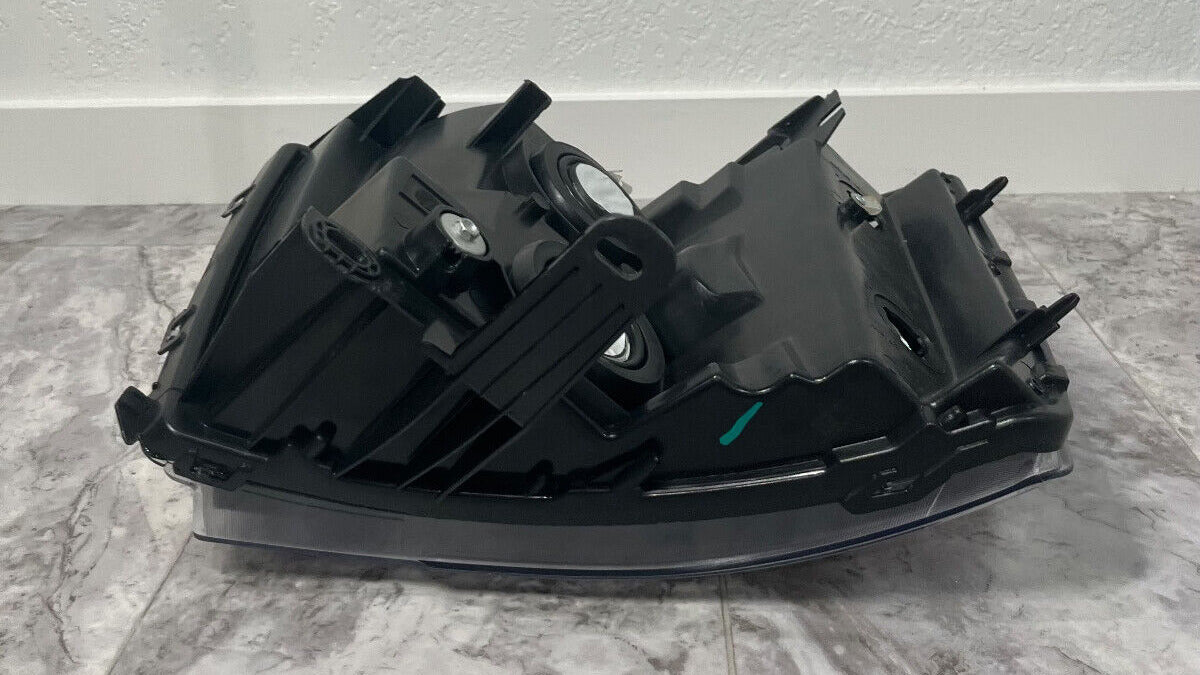 2007-13 Chevrolet Silverado 1500 Front Left Side Black Headlight