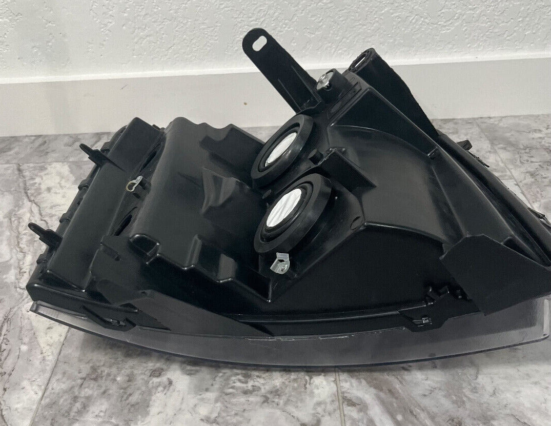2007-13 Chevrolet Silverado 1500 Front Left Side Black Headlight