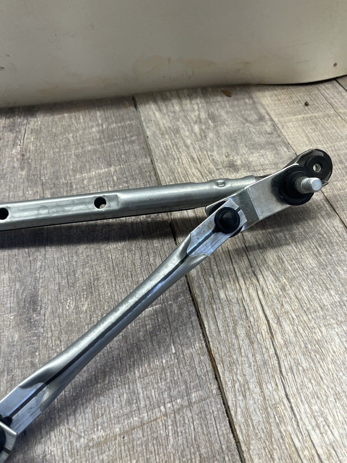 2012-15 Chevy Saturn Vue Captiva Sport Windshield Wiper Linkage