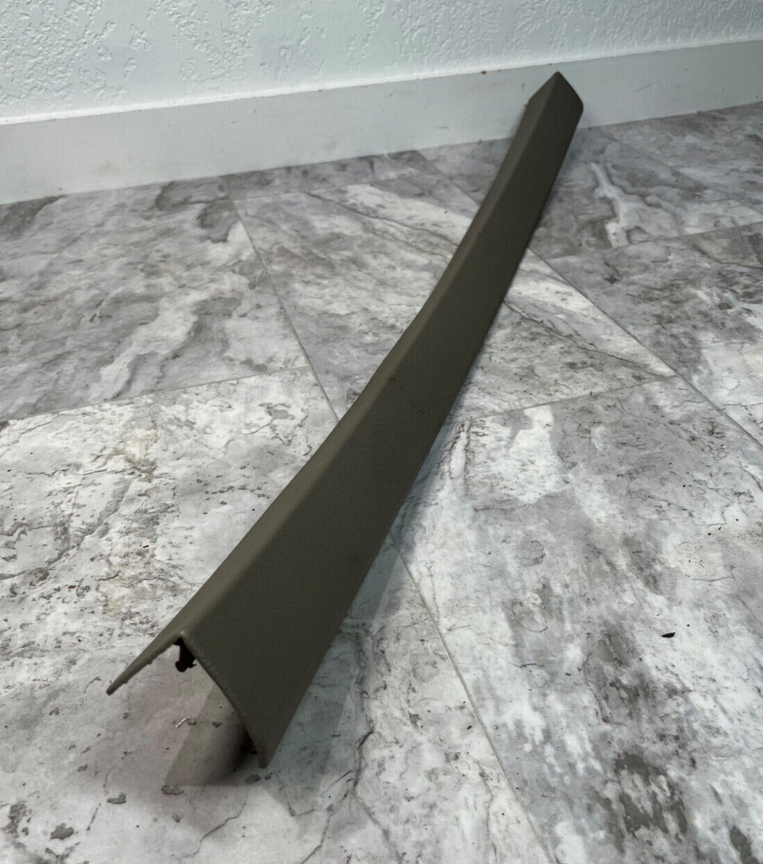 2007-15 Audi Q7 Upper Center Trunk Hatch Trim Panel OEM