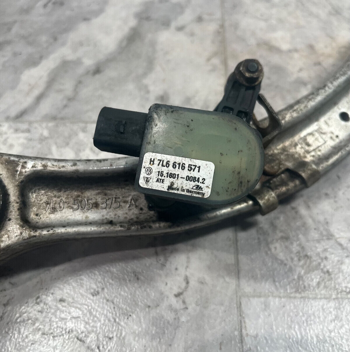 2007-15 Audi Q7 Rear Right Upper Forward Control Arm OEM