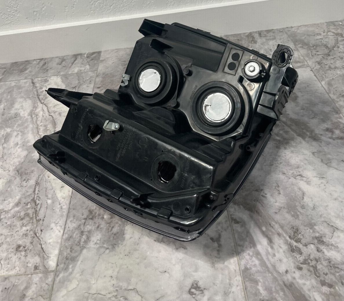 2007-13 Chevrolet Silverado 1500 Front Right Side Black Headlight OEM