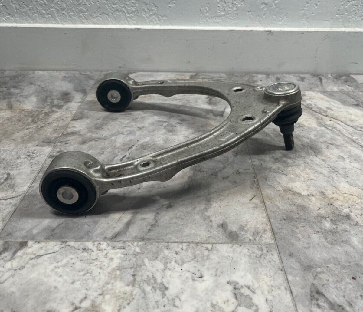 2007-15 Audi Q7 Front Left or Right Upper Arm OEM