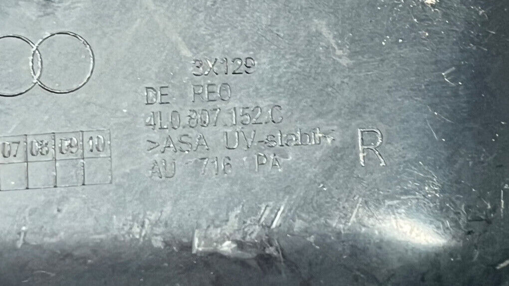 2007-15 Audi Q7 Right Side Bracket Air Guide OEM