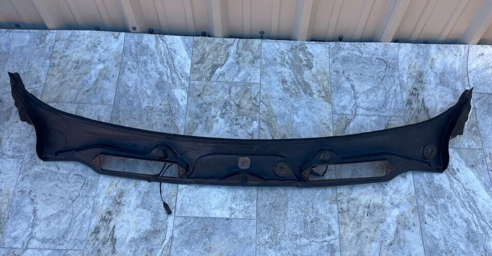 2006-12 BMW 328i 3 Series Front Windshield Wiper Trim Cover Cowl Panel OEM LOCAL