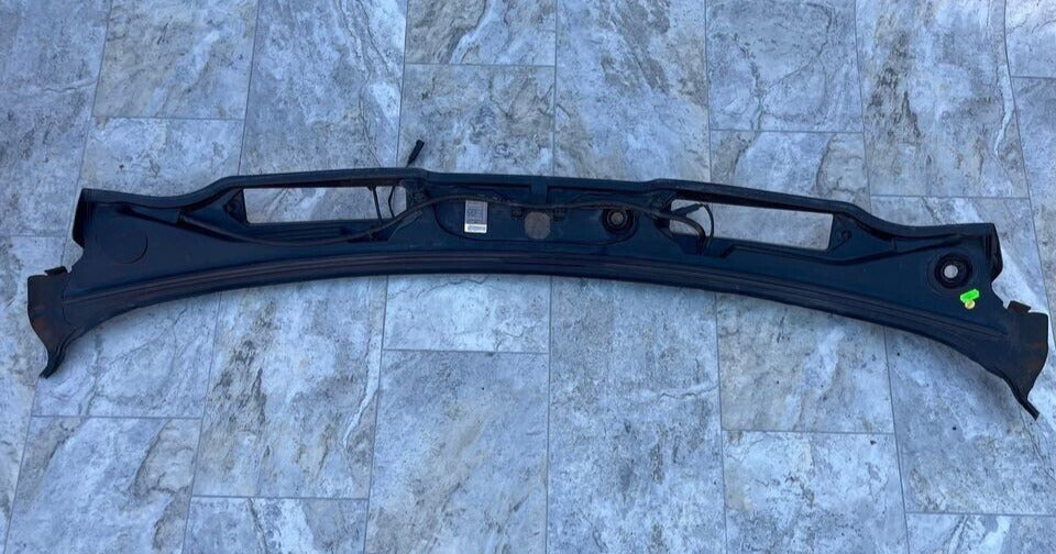 2006-12 BMW 328i 3 Series Front Windshield Wiper Trim Cover Cowl Panel OEM LOCAL