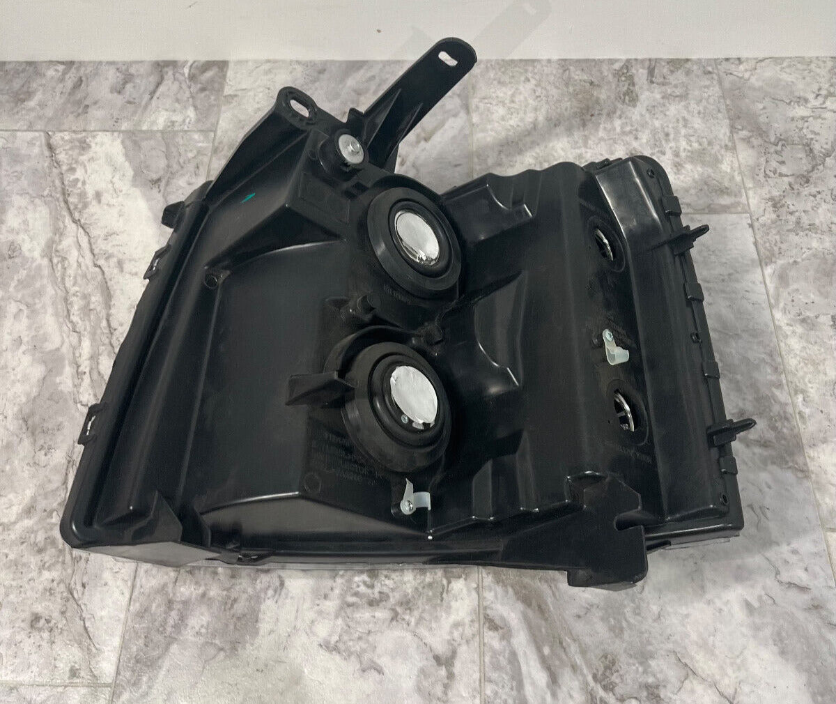 2007-13 Chevrolet Silverado 1500 Front Right Side Black Headlight OEM