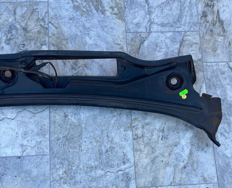 2006-12 BMW 328i 3 Series Front Windshield Wiper Trim Cover Cowl Panel OEM LOCAL