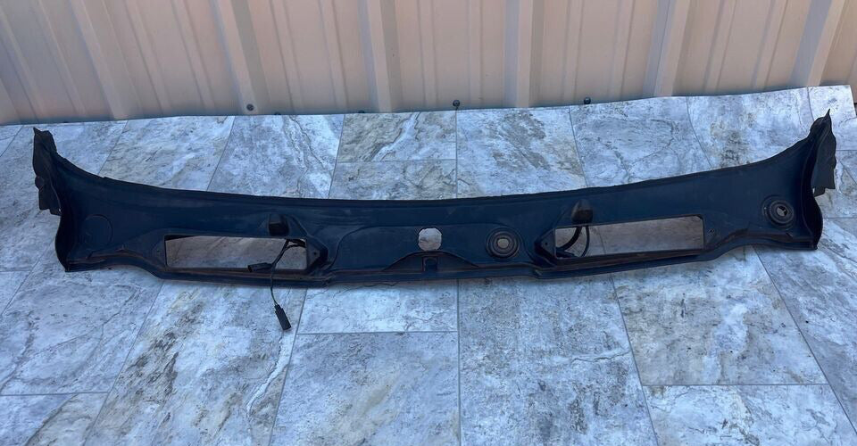 2006-12 BMW 328i 3 Series Front Windshield Wiper Trim Cover Cowl Panel OEM LOCAL