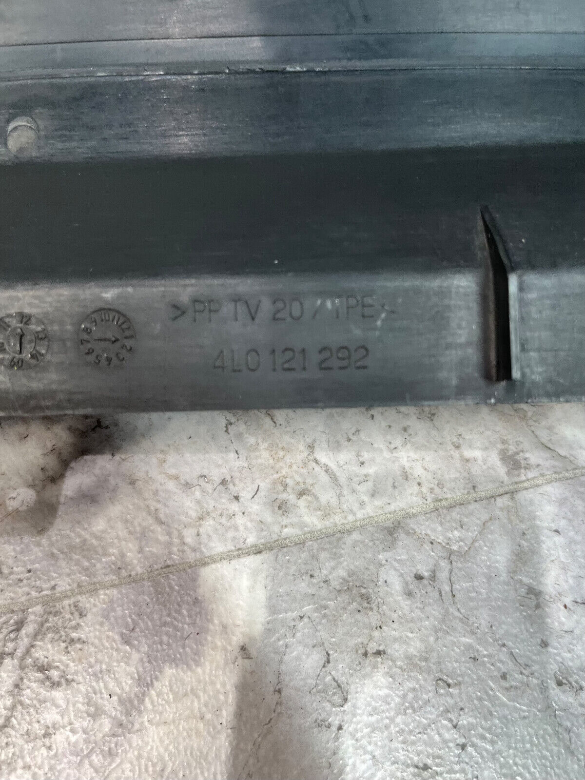 2011-15 Audi Q7 Radiator Support Air Deflector OEM