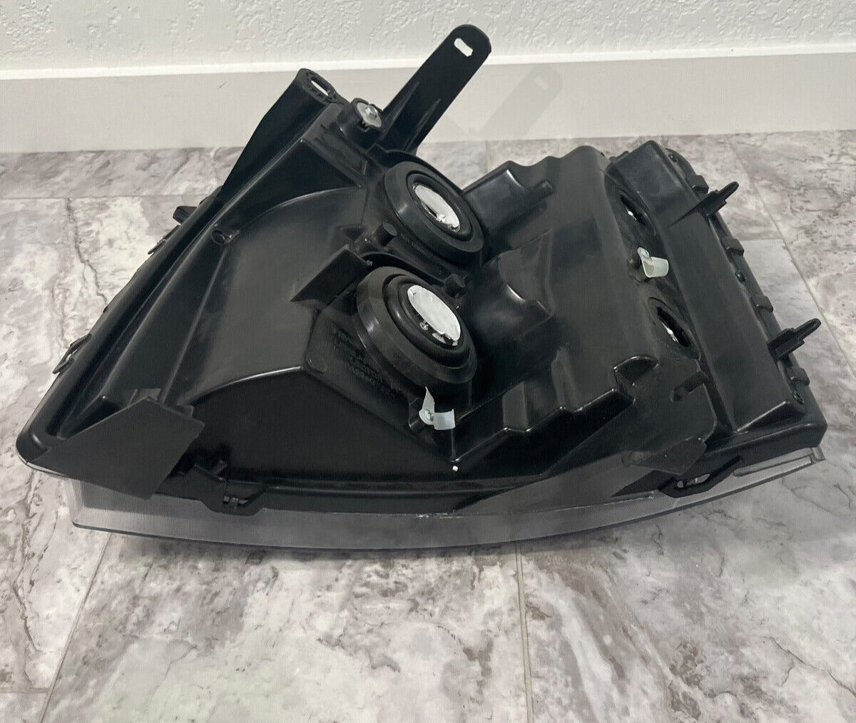 2007-13 Chevrolet Silverado 1500 Front Right Side Black Headlight OEM