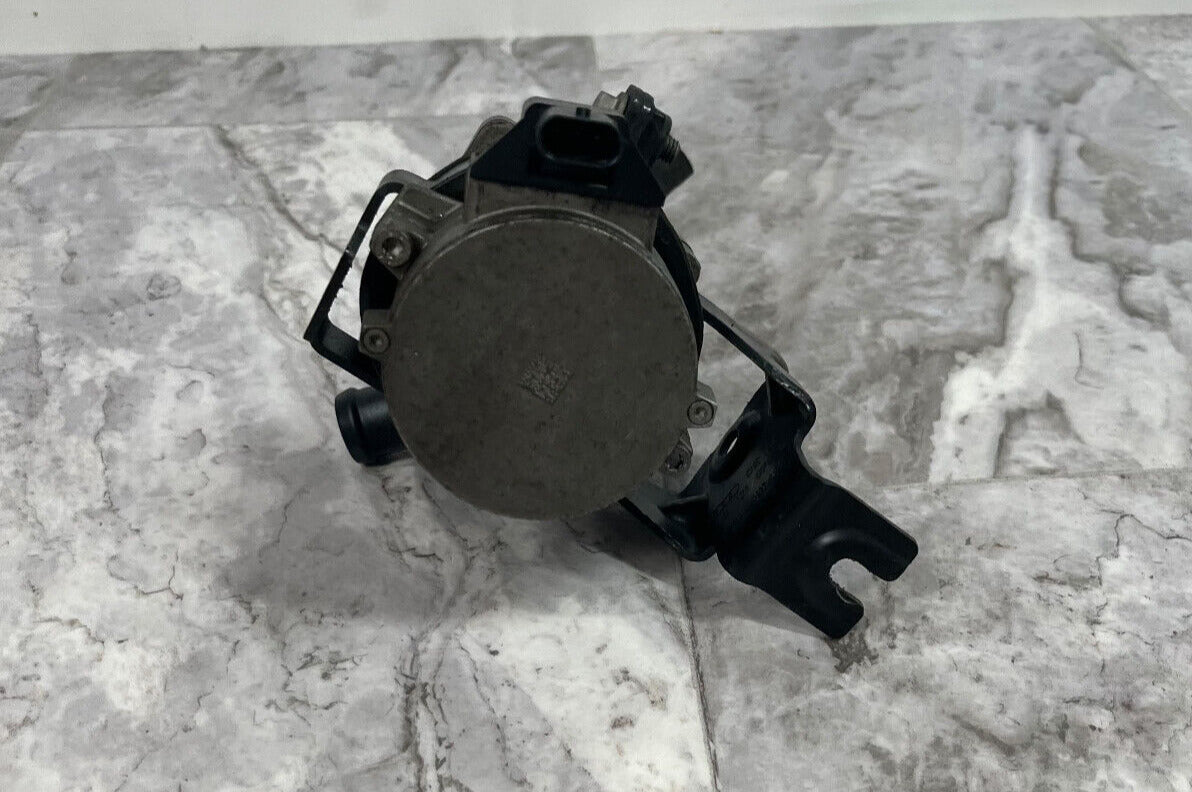 2007-15 Audi Q7 Engine Coolant Auxiliary Water Pump OEM