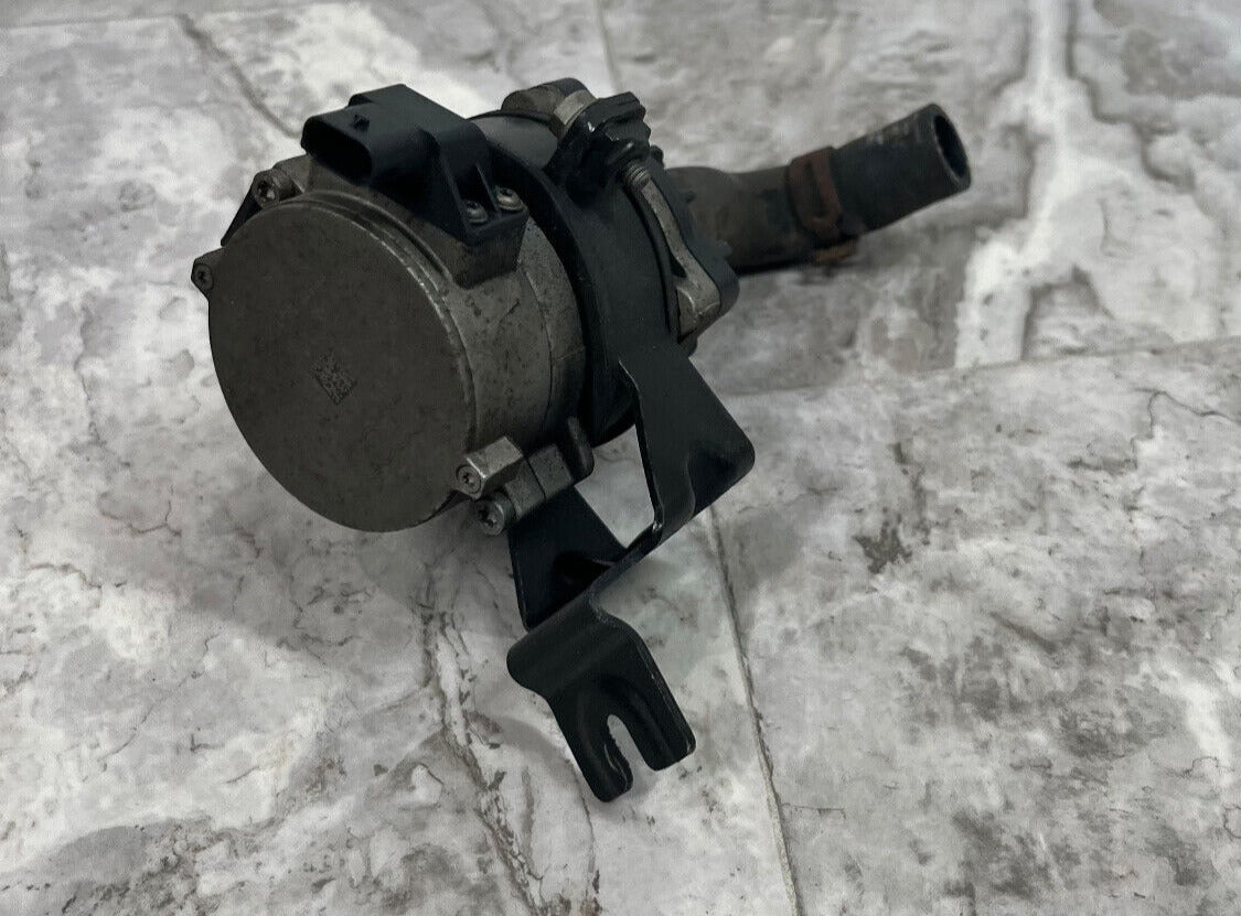 2007-15 Audi Q7 Engine Coolant Auxiliary Water Pump OEM
