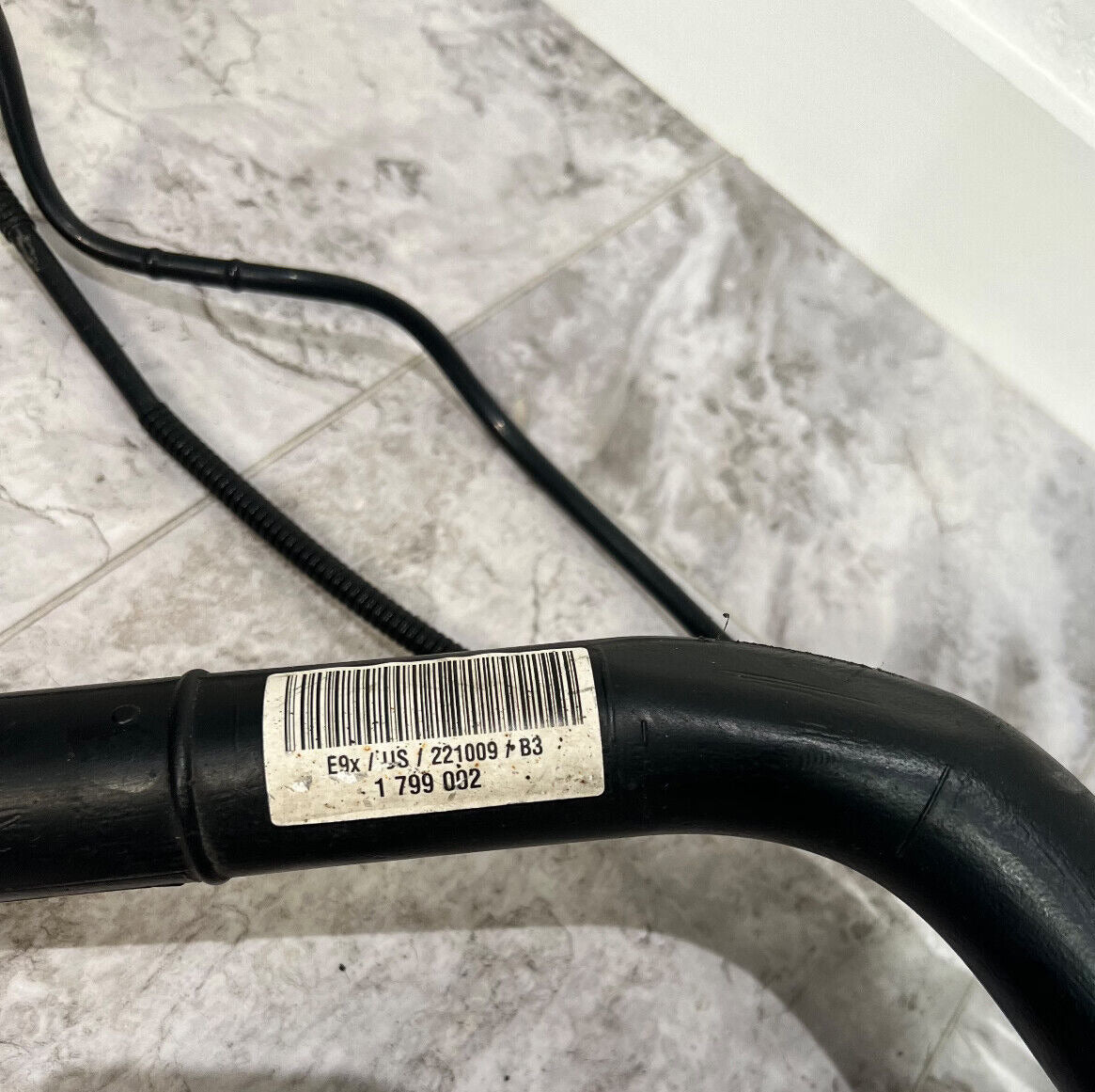 2006-11 BMW E90 E92 325i 328i Gas Tank Filler Neck Tube Pipe OEM
