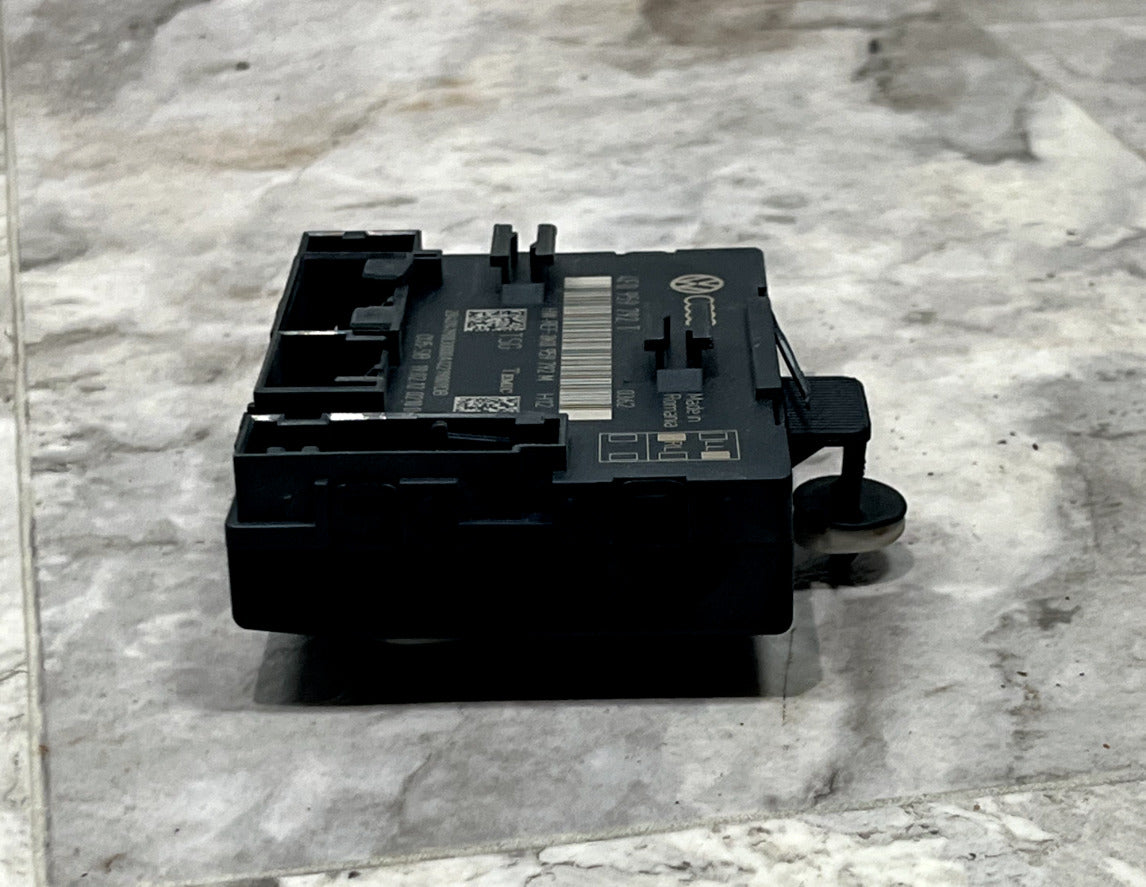 2011-15 Audi Q7 Front Left or Right Door Control Module