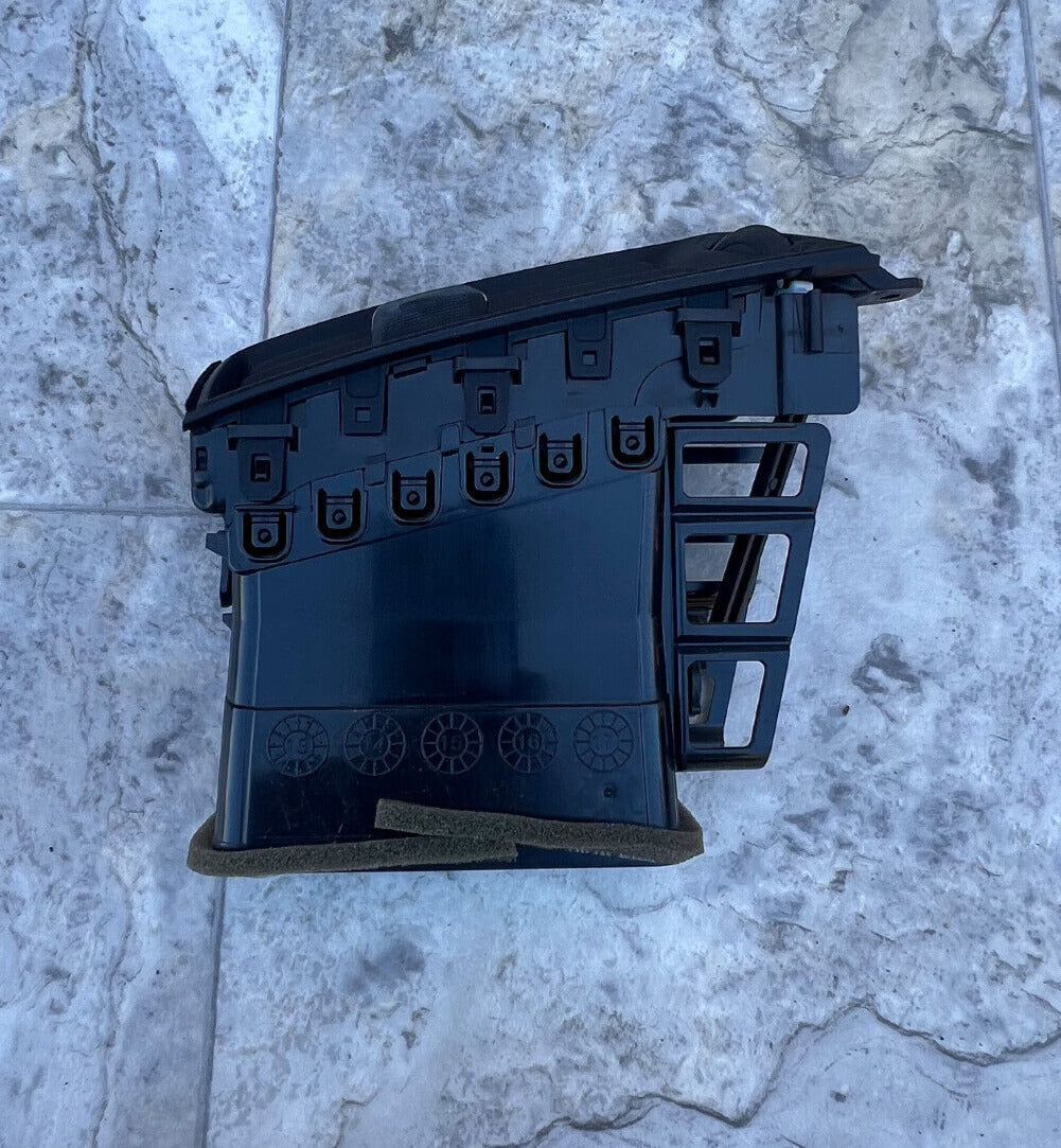 2015-18 Chevrolet Silverado 1500 Right Dash Outer Air Vent OEM