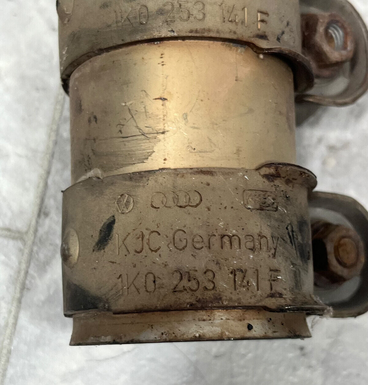 2005-08 Audi A6 Muffler Exhaust Clamp OEM