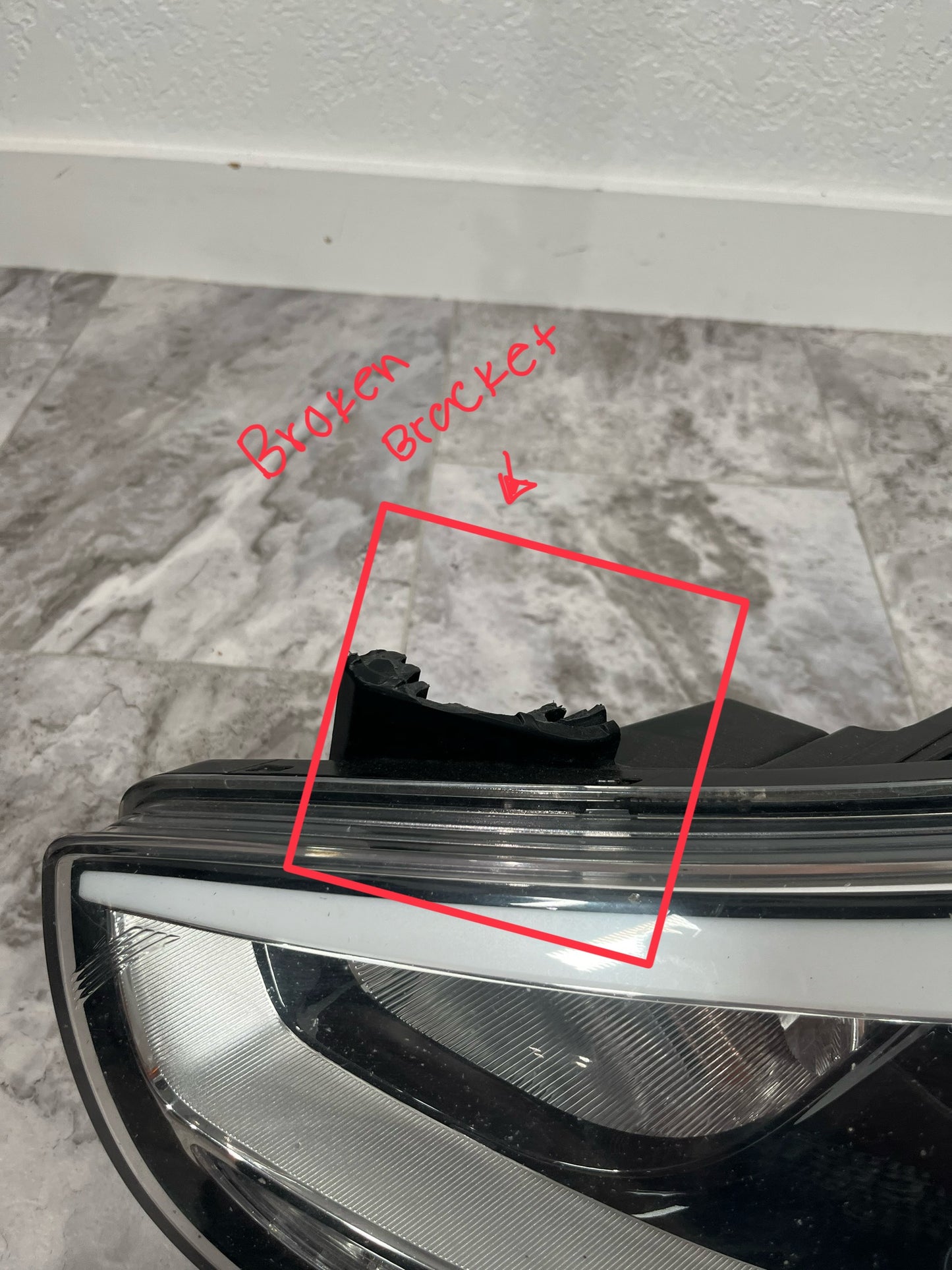 2015-17 Hyundai Accent Left Side Headlight Halogen W/ LED OEM