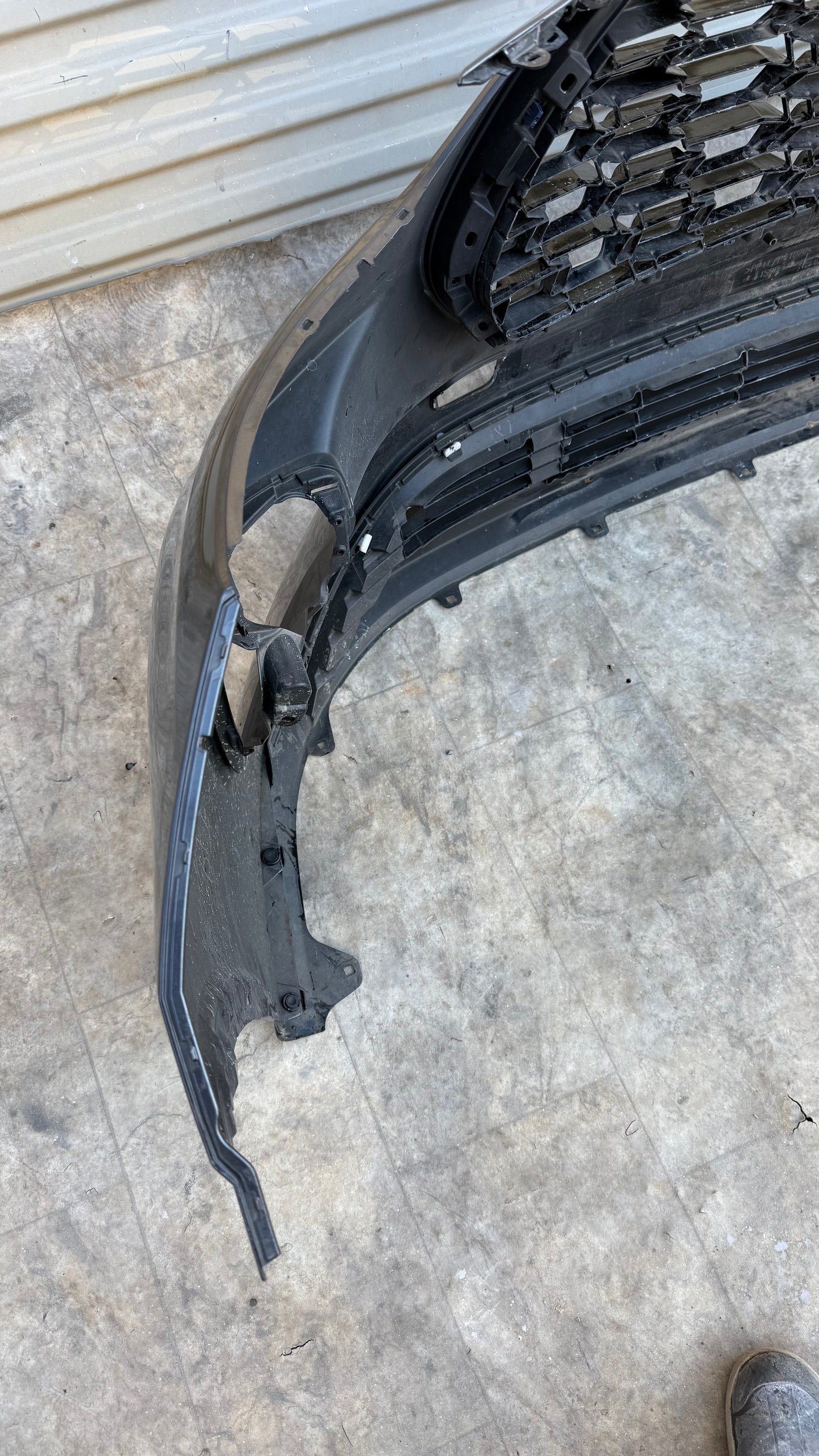 2020-23 Toyota Highlander Hybrid Front Bumper OEM