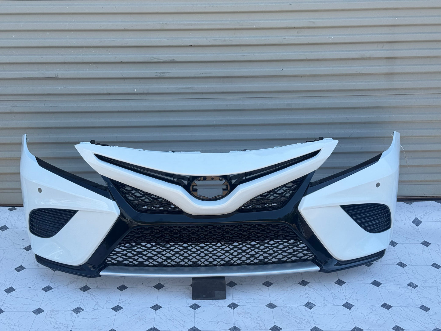 2018-20 Toyota Camry Front Bumper OEM