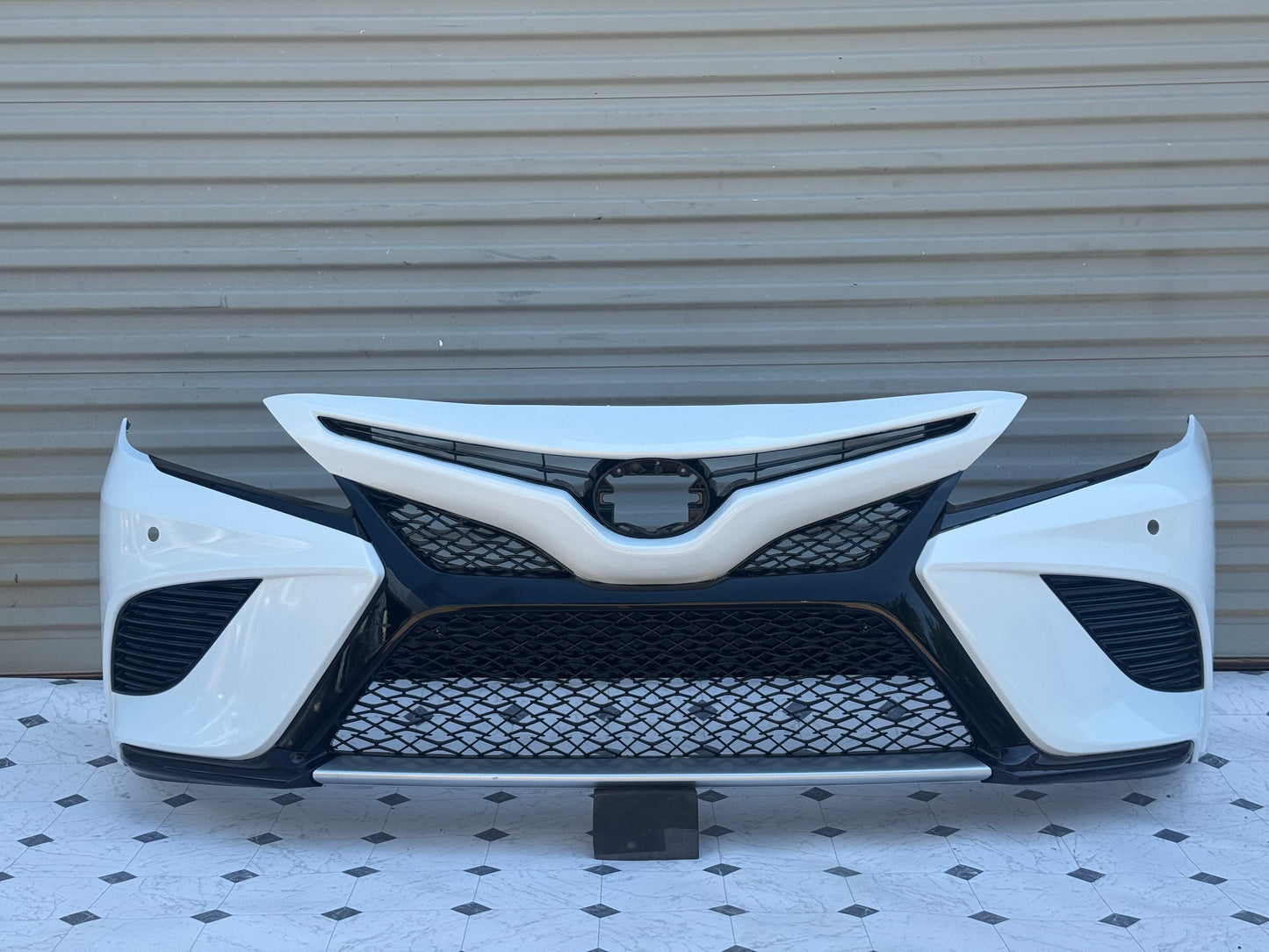 2018-20 Toyota Camry Front Bumper OEM
