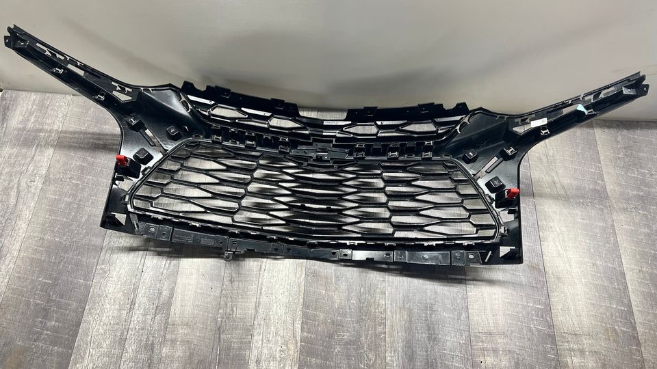 2019-2022 Chevy Blazer RS GRILLE OEM