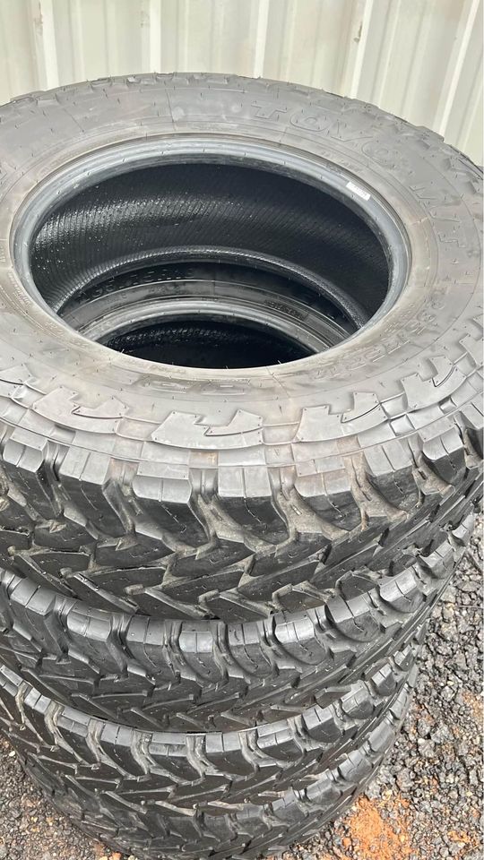 285/75/R18 Tires TOYO Open County