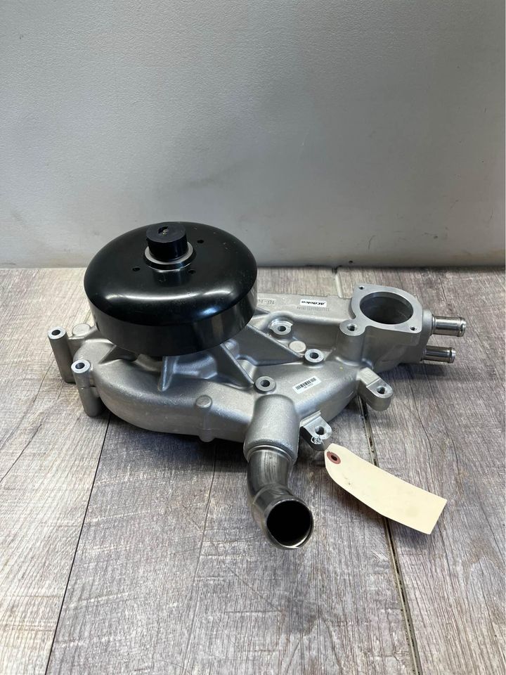 2001-07 Chevy Silverado GMC Sierra Water Pump